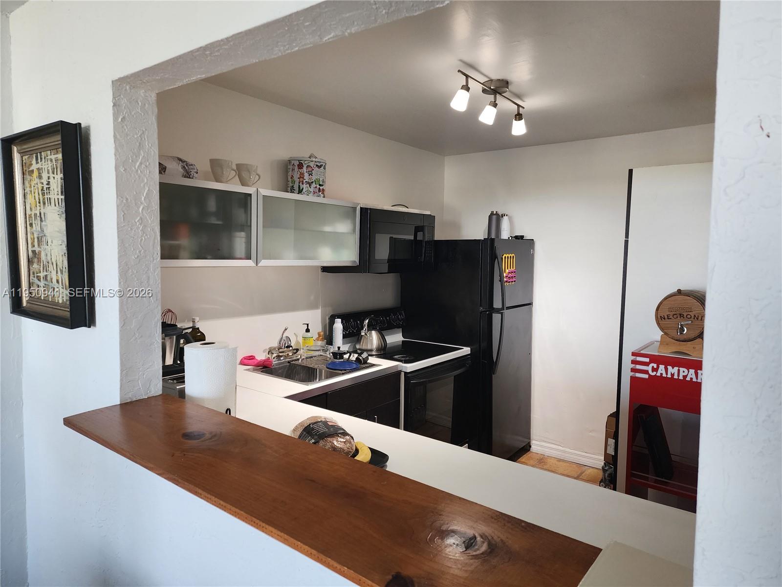 BAYVIEW TERR CONDO - Residential