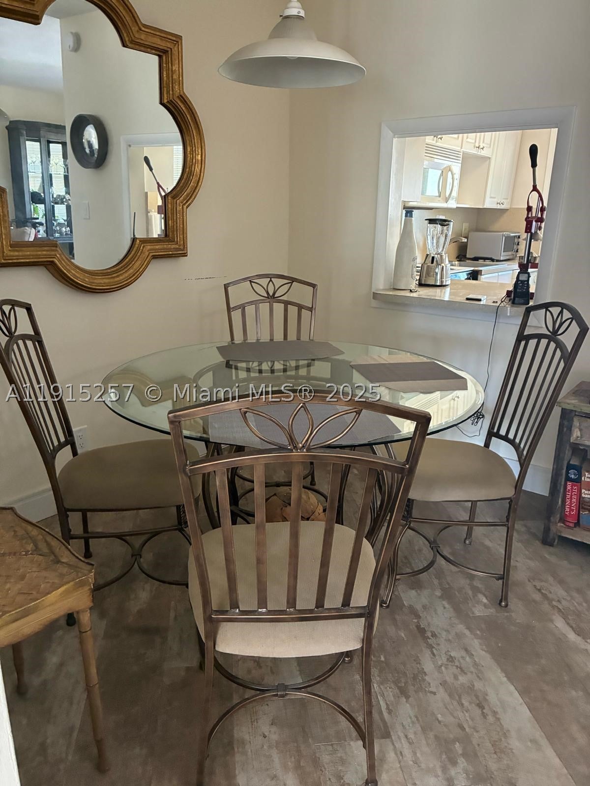 2050 NE 39th St 311 NORTH