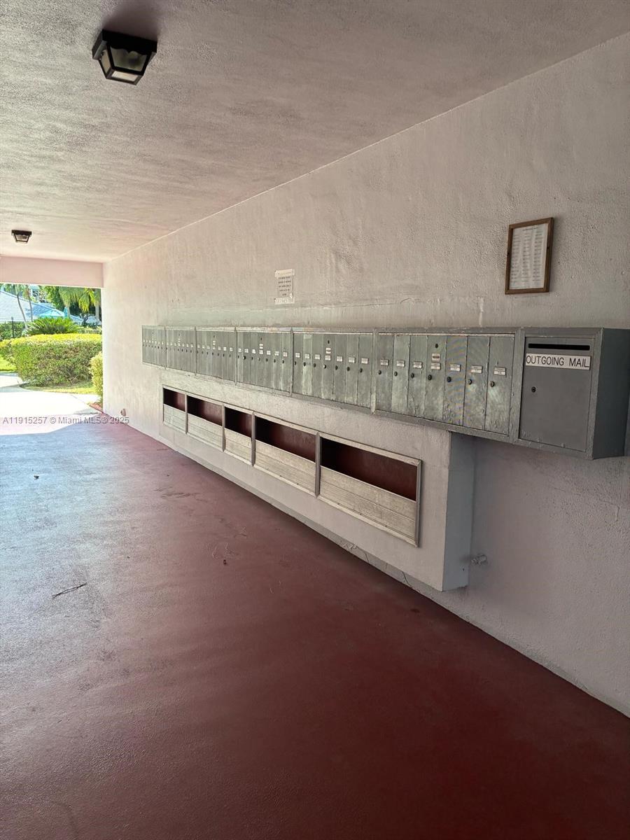 LIGHTHOUSE POINT GARDENS - Residential