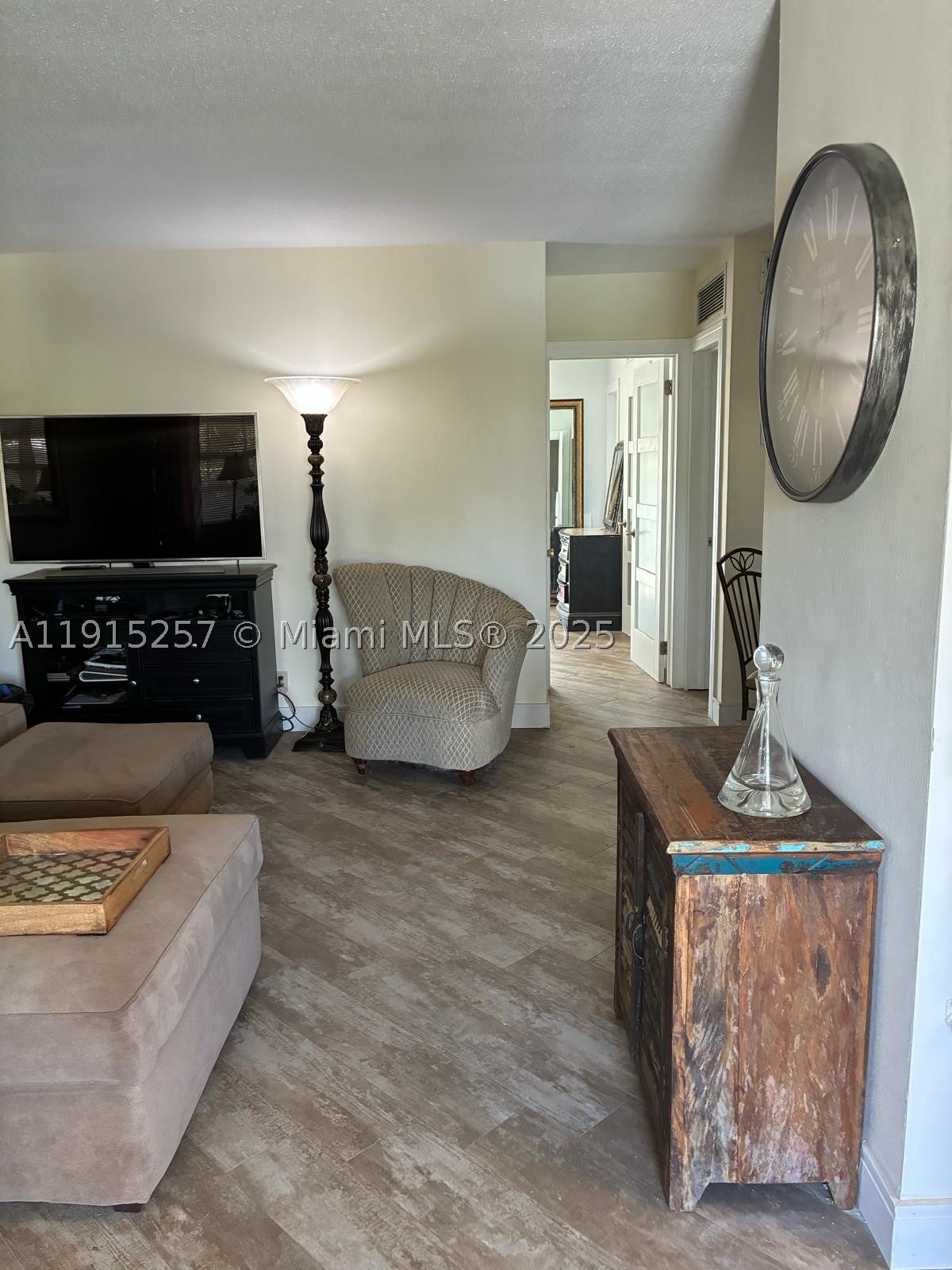 2050 NE 39th St 311 NORTH