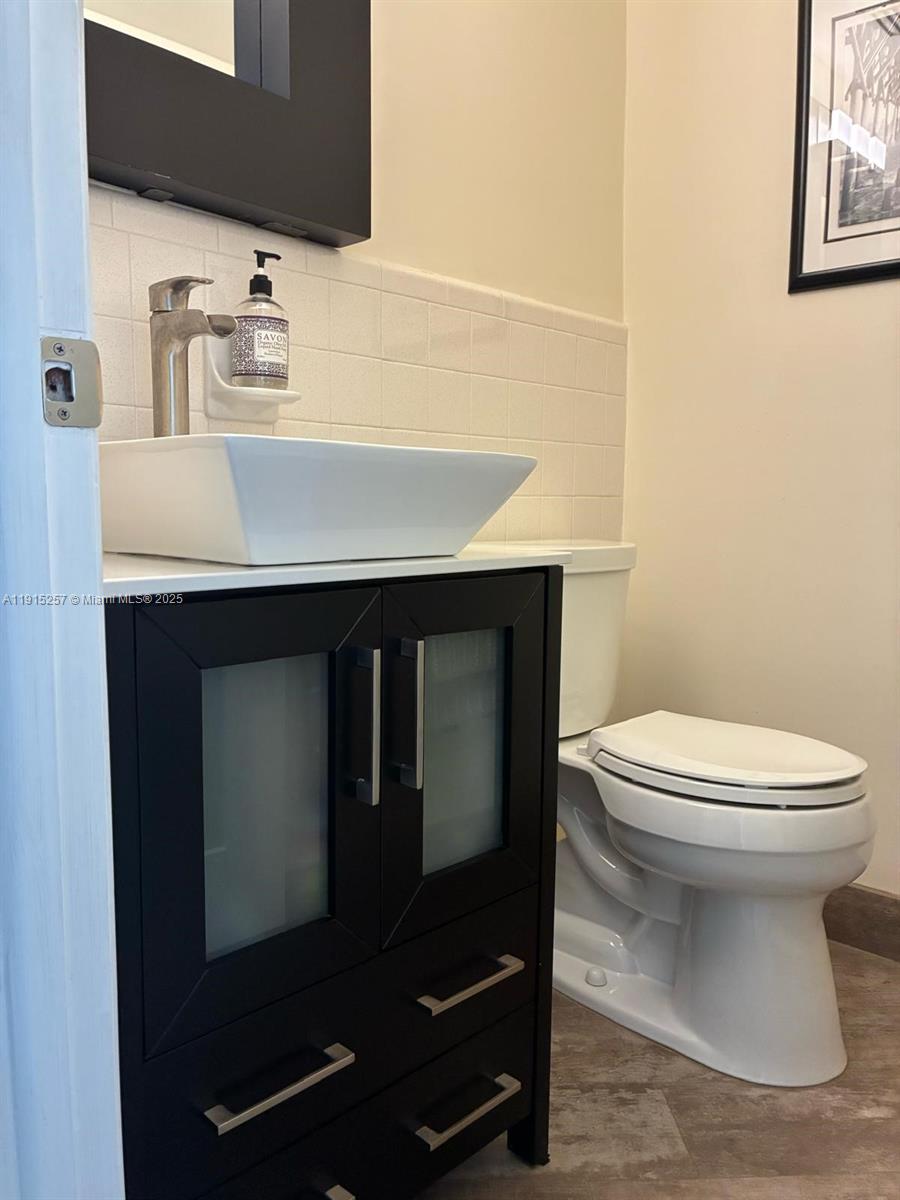 LIGHTHOUSE POINT GARDENS - Residential