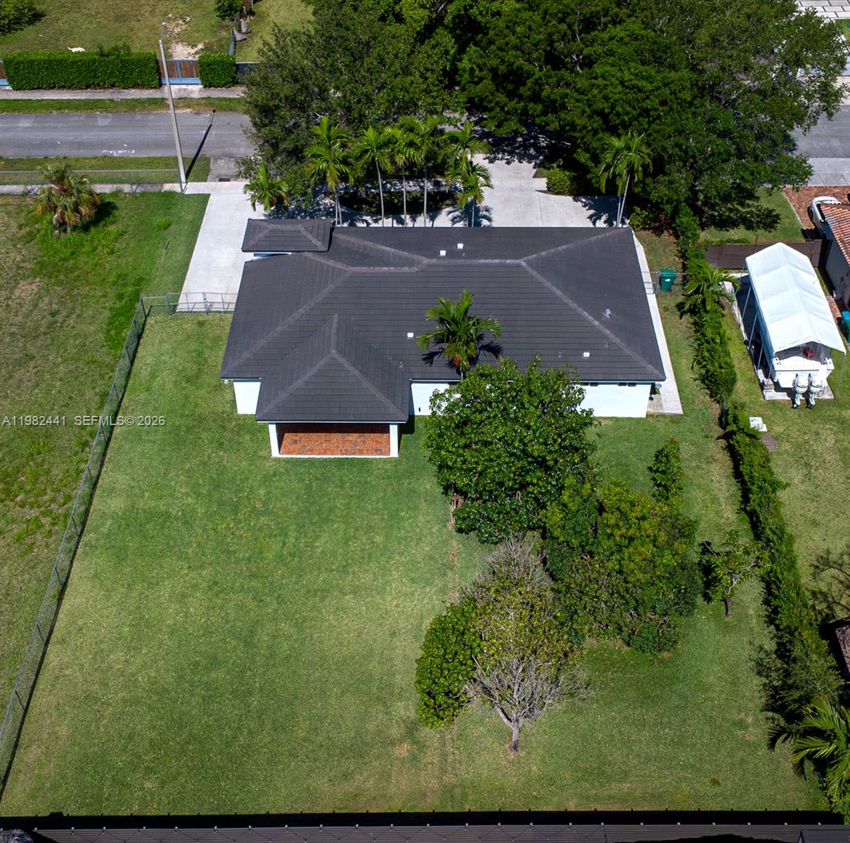 CORAL PINES - Residential