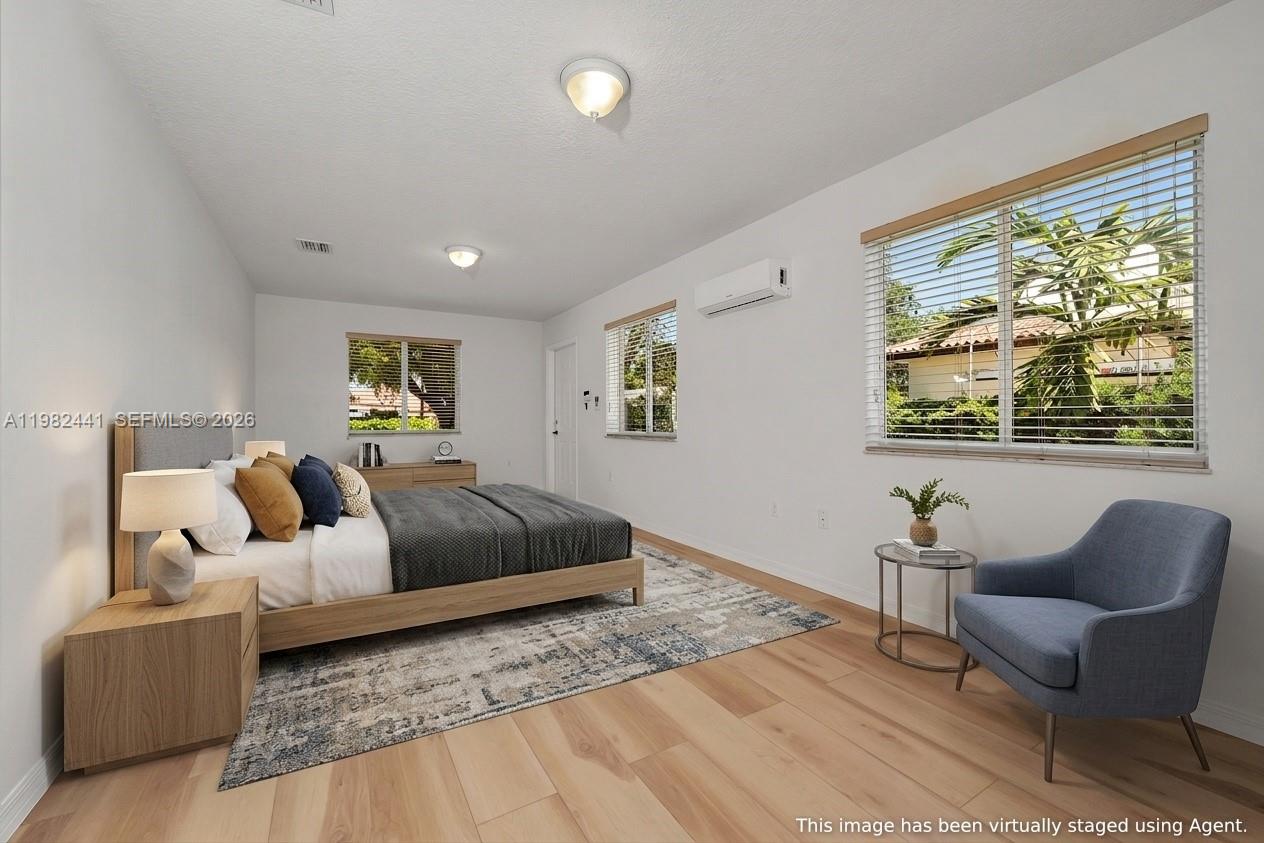 CORAL PINES - Residential