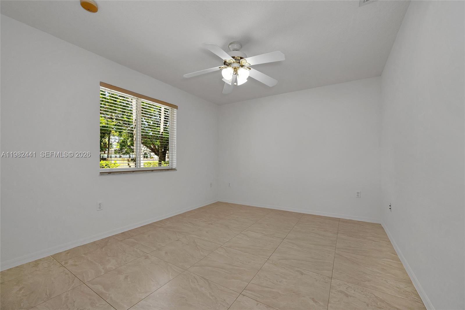 CORAL PINES - Residential