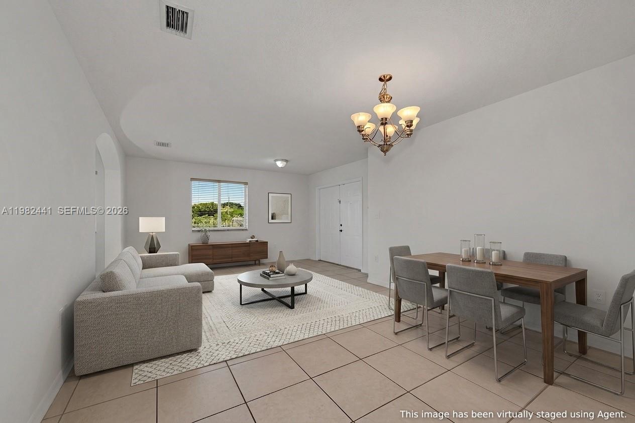 CORAL PINES - Residential