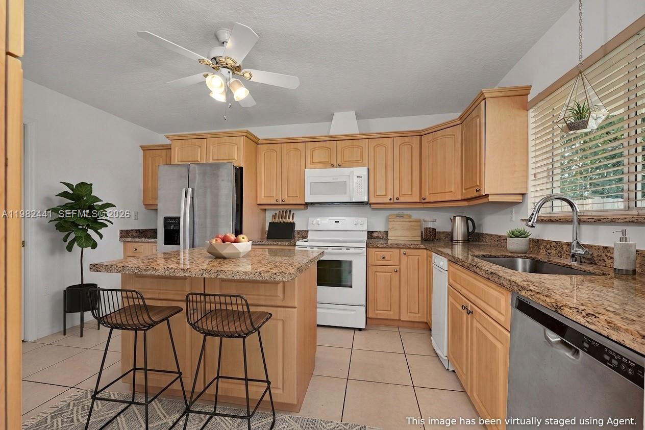 CORAL PINES - Residential
