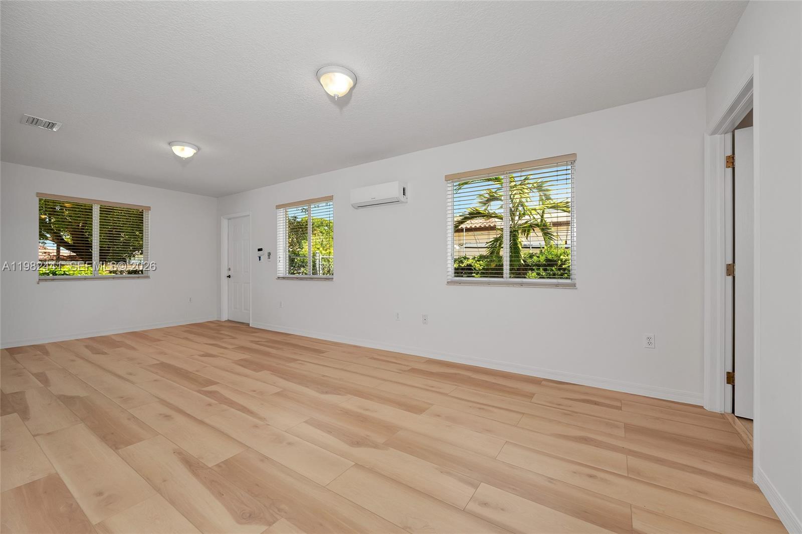 CORAL PINES - Residential