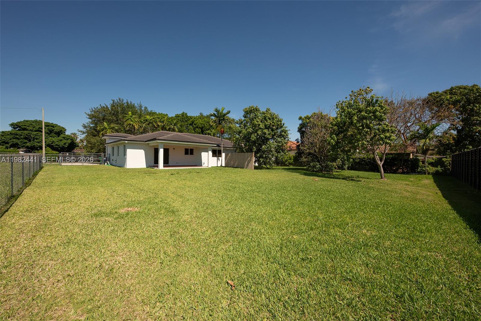 CORAL PINES - Residential