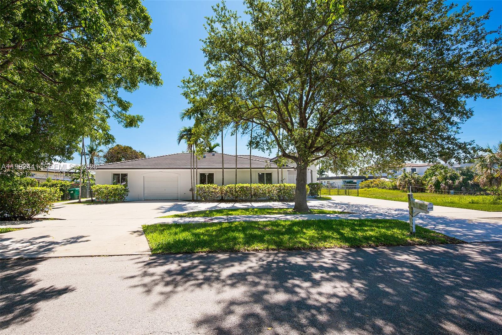 CORAL PINES - Residential