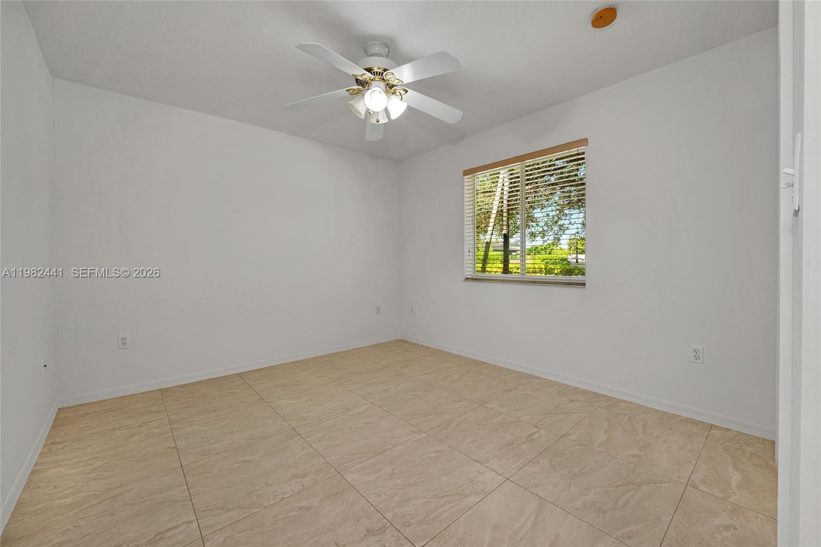 CORAL PINES - Residential