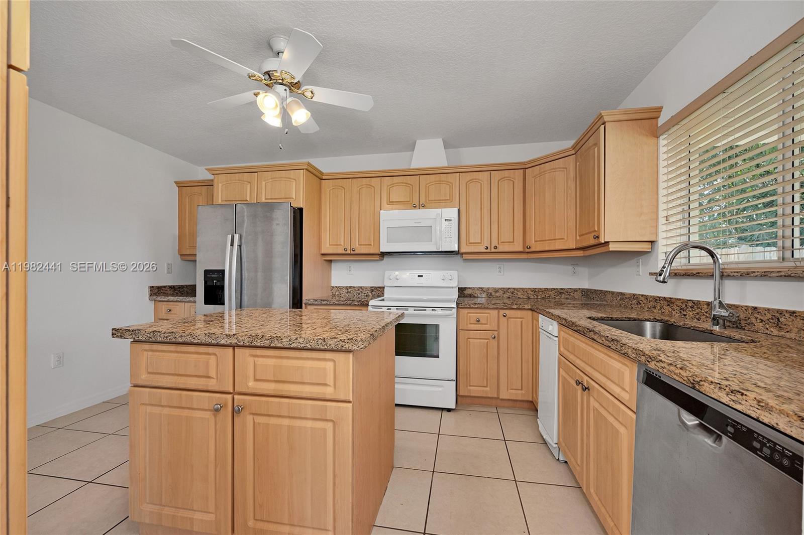 CORAL PINES - Residential