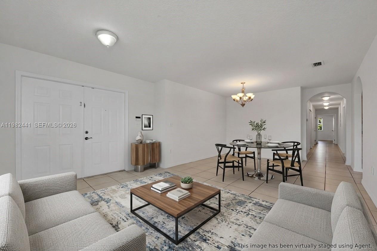 CORAL PINES - Residential