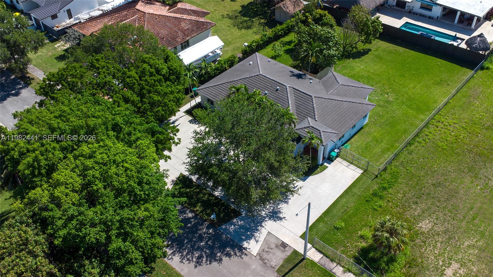 CORAL PINES - Residential