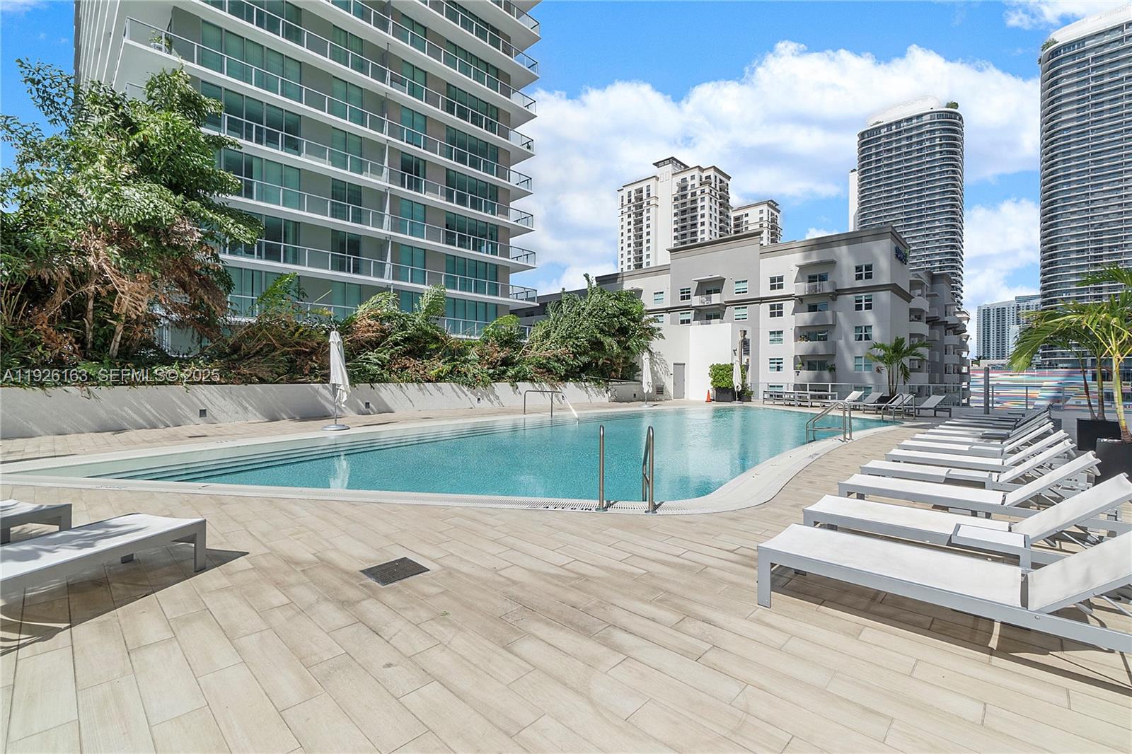 1100 MILLECENTO RESIDENCE - Residential