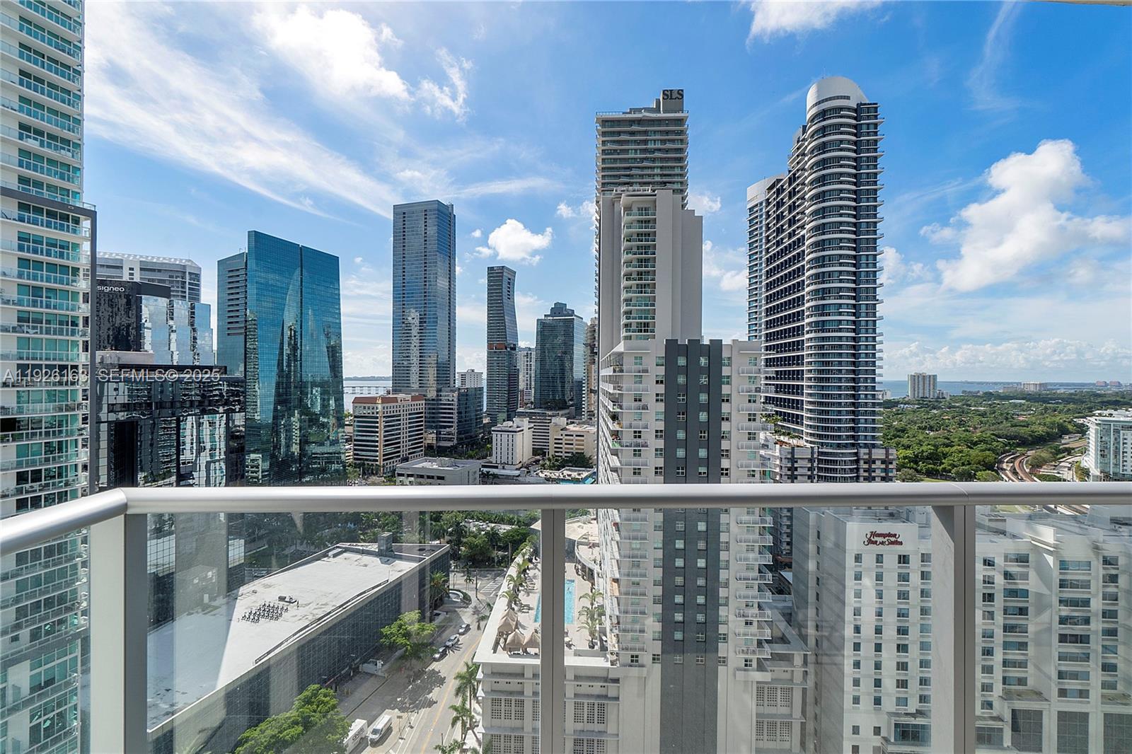 1100 MILLECENTO RESIDENCE - Residential