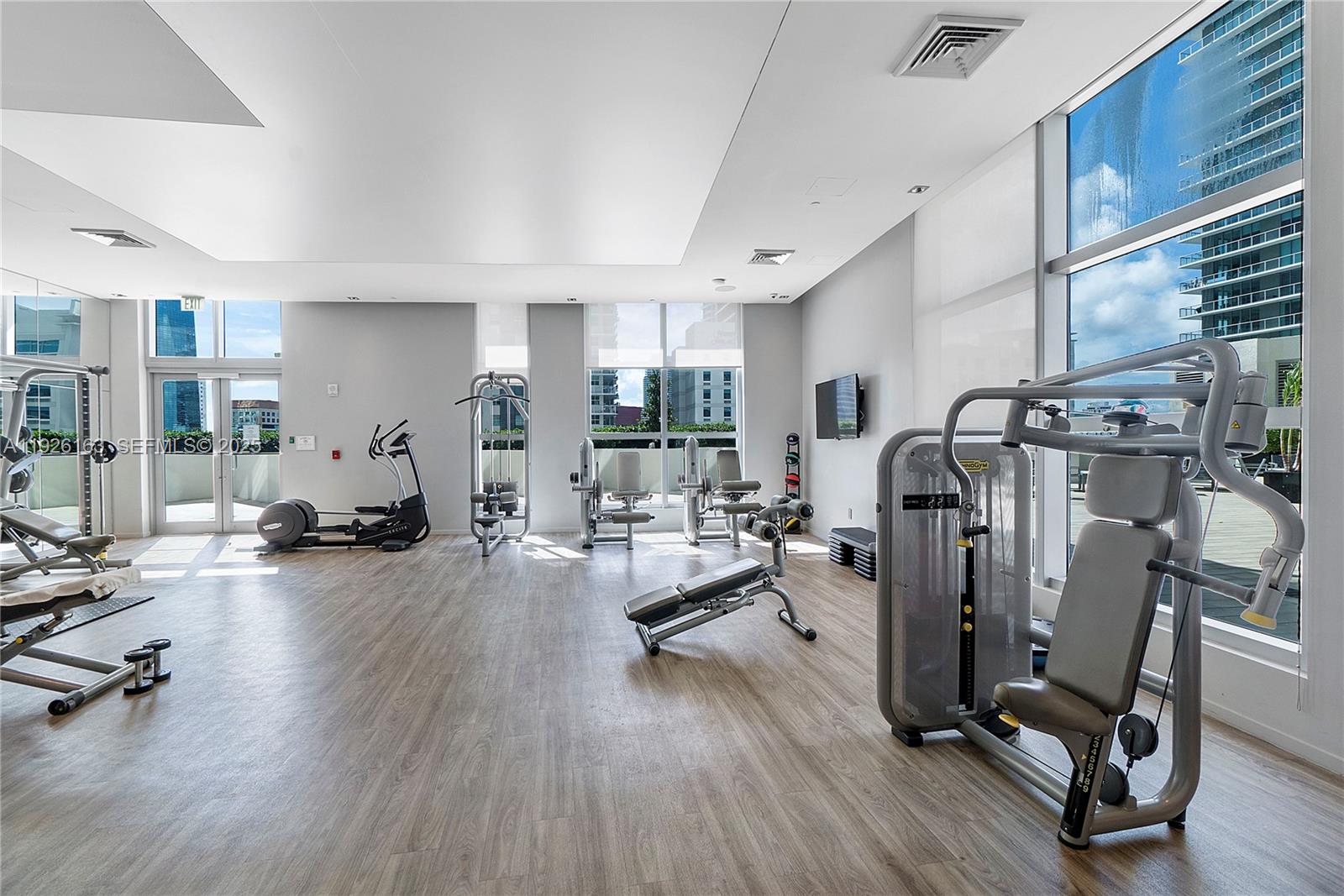 1100 MILLECENTO RESIDENCE - Residential