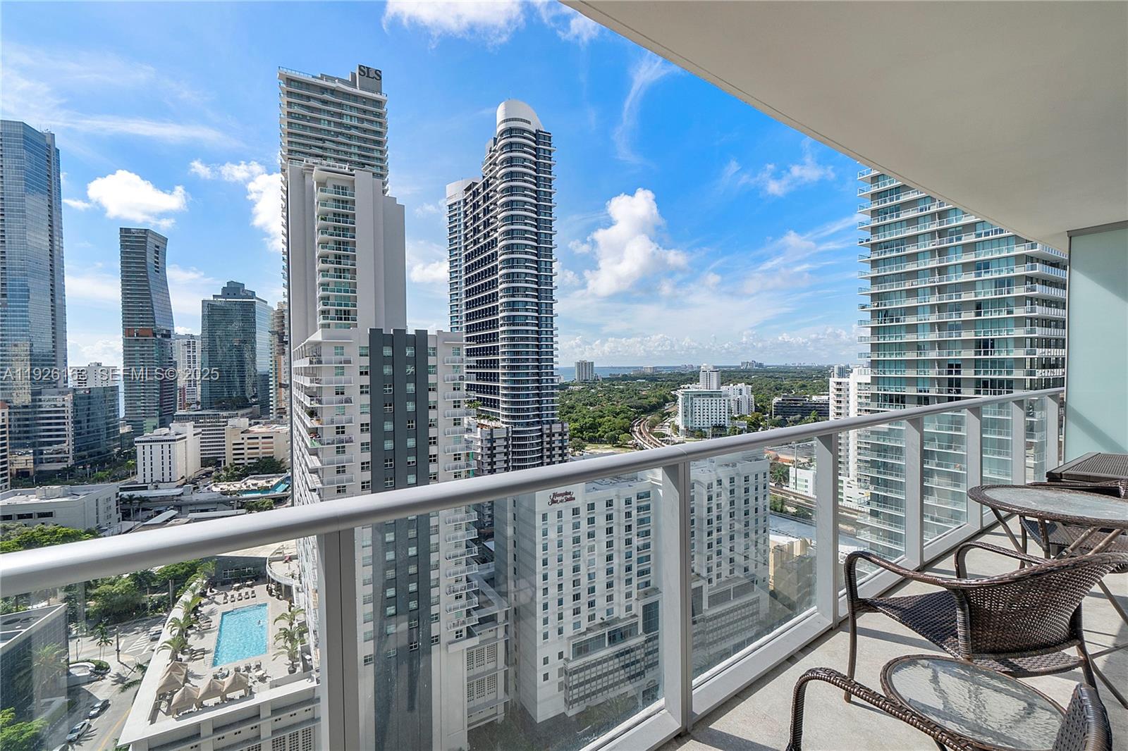 1100 MILLECENTO RESIDENCE - Residential