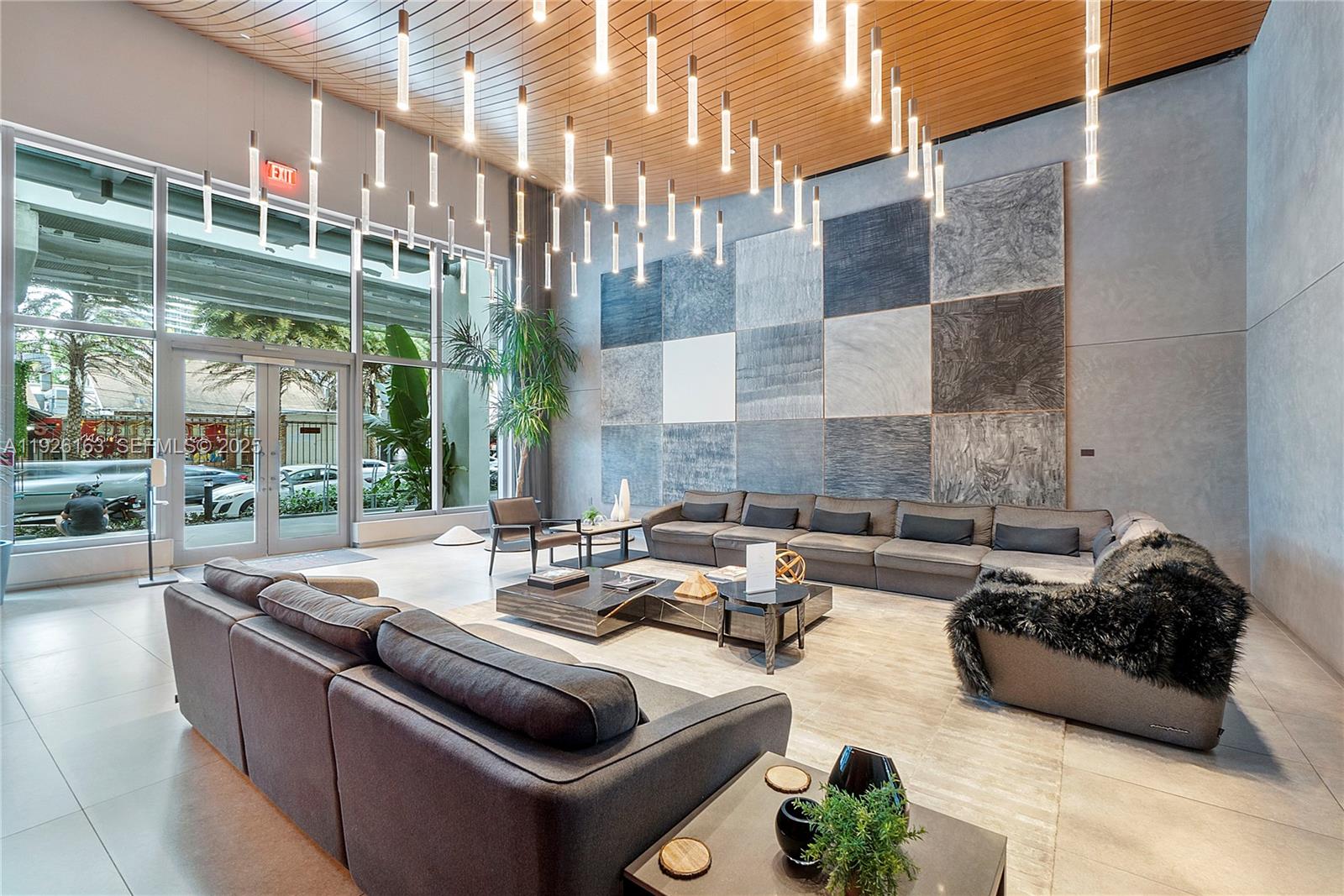 1100 MILLECENTO RESIDENCE - Residential