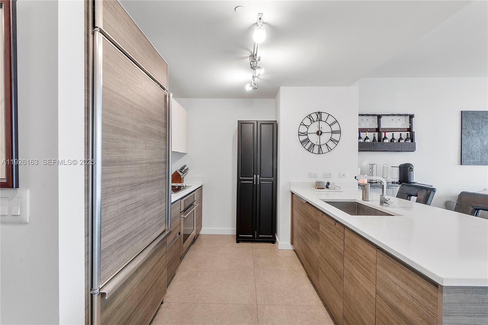 1100 MILLECENTO RESIDENCE - Residential