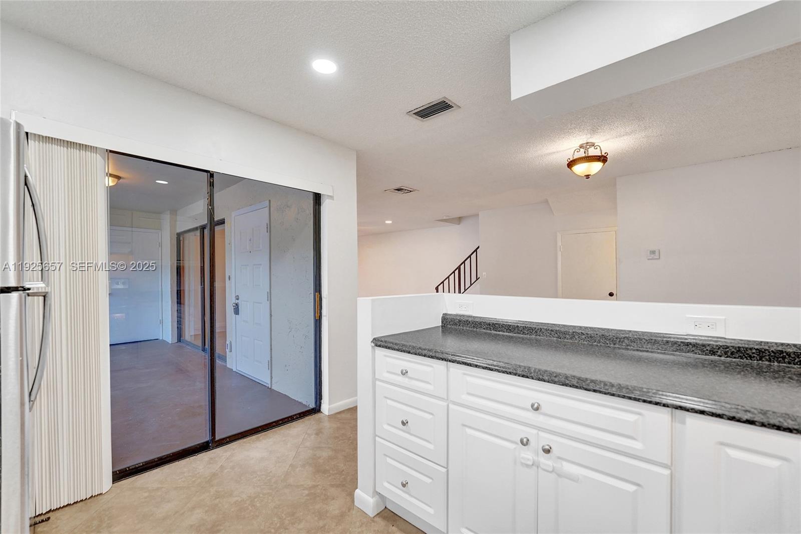 CHATEAU ON THE KNOLL - Residential Lease