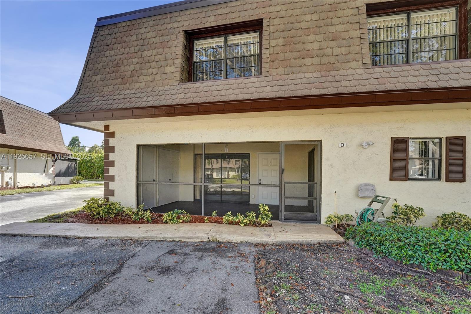 CHATEAU ON THE KNOLL - Residential Lease