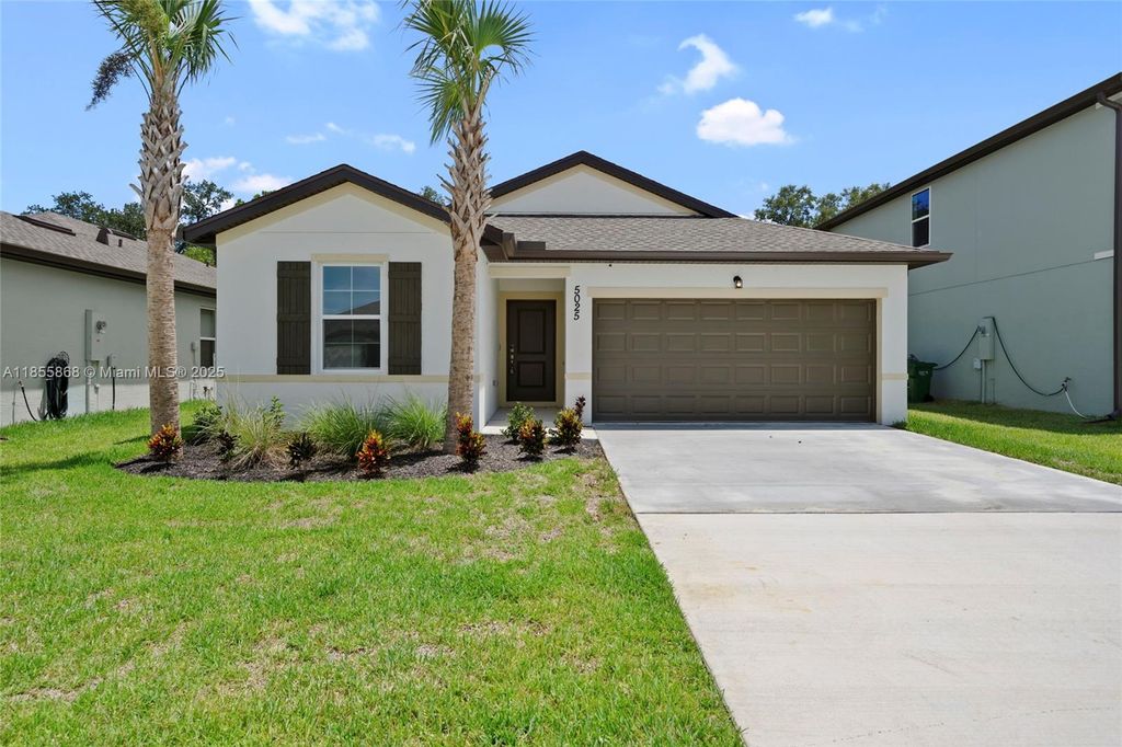 Photo of 5025 Armina Pl #122, Fort Pierce, FL 34951 (MLS # A11855868)