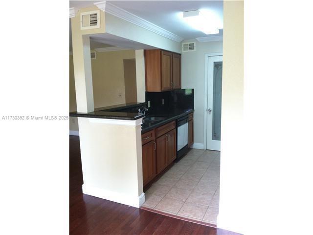 SAILBOAT POINTE CONDO - Residential