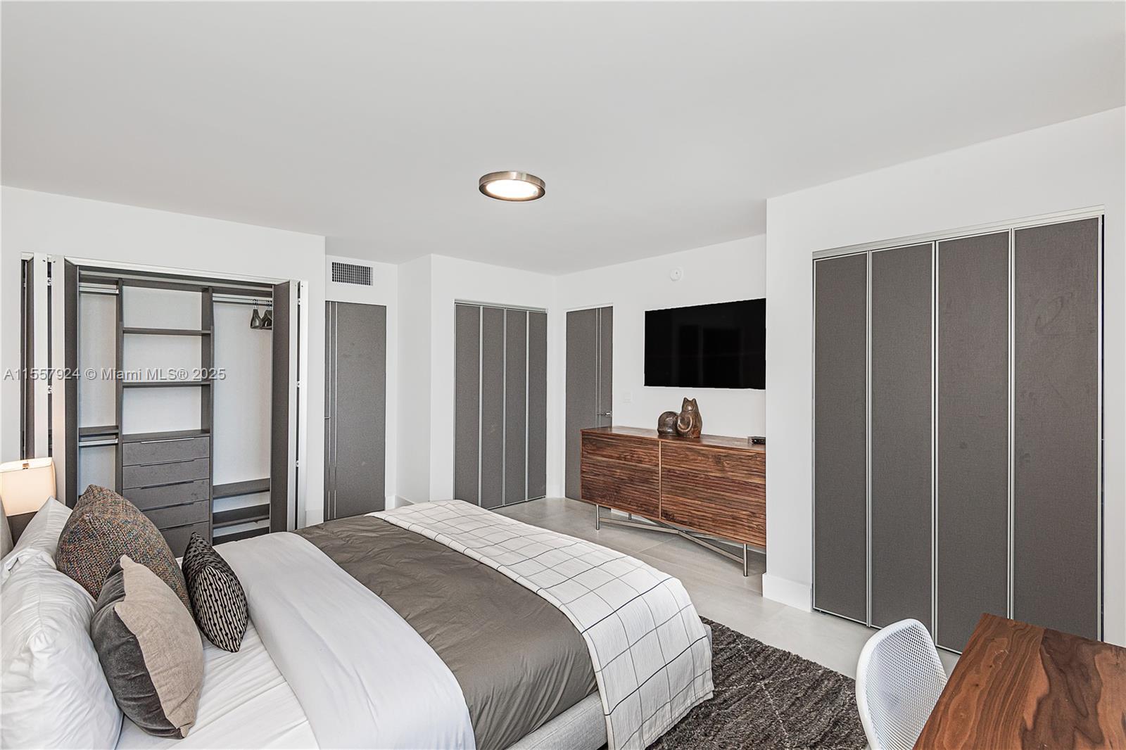 RONEY PALACE CONDO - Residential Lease