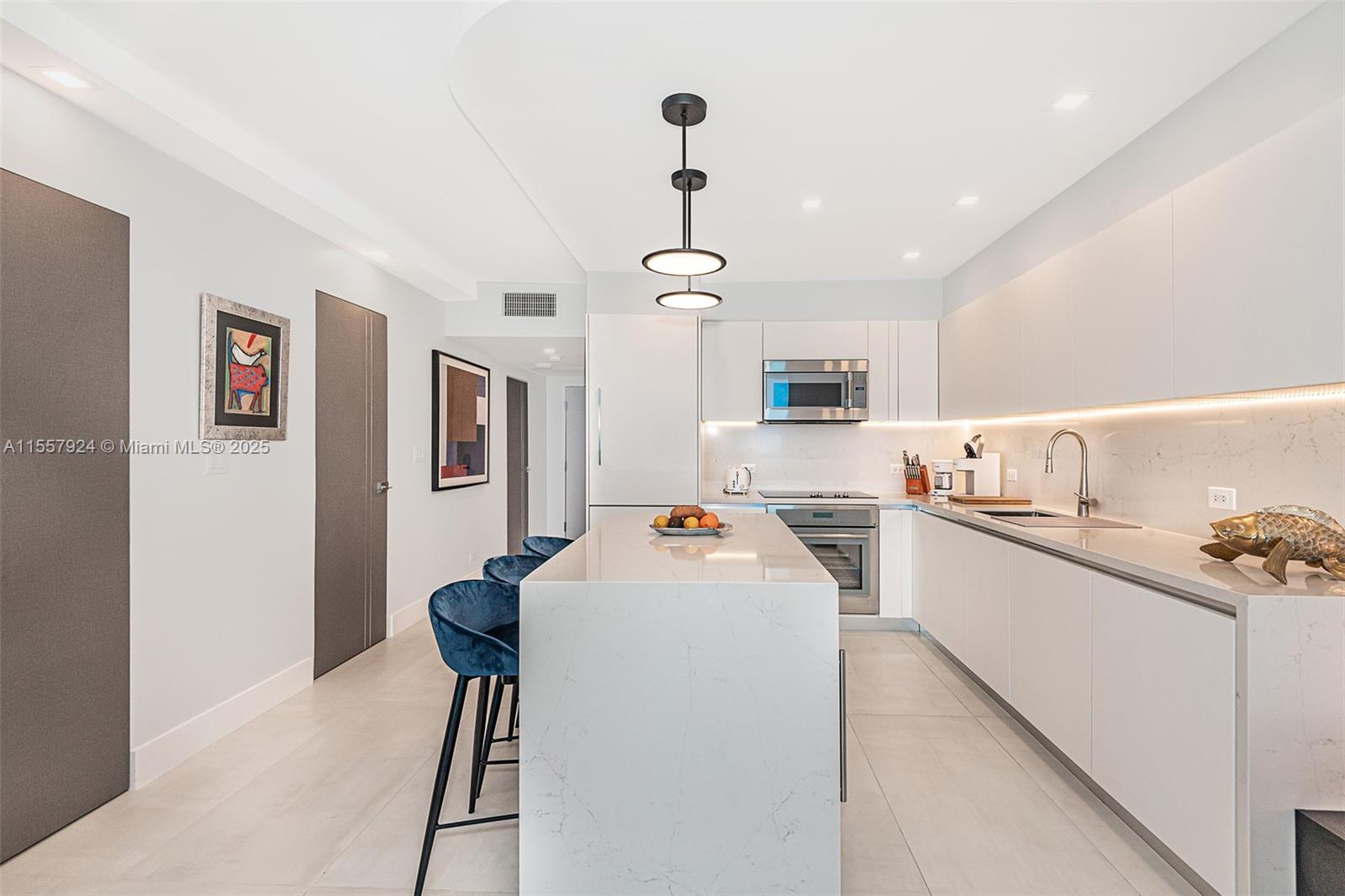 RONEY PALACE CONDO - Residential Lease