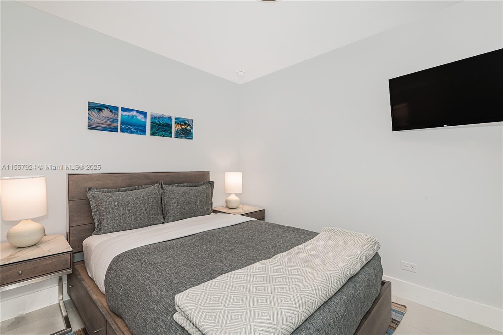 RONEY PALACE CONDO - Residential Lease