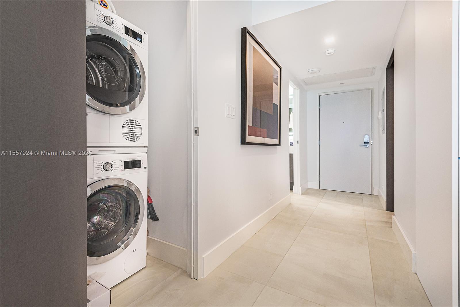 RONEY PALACE CONDO - Residential Lease