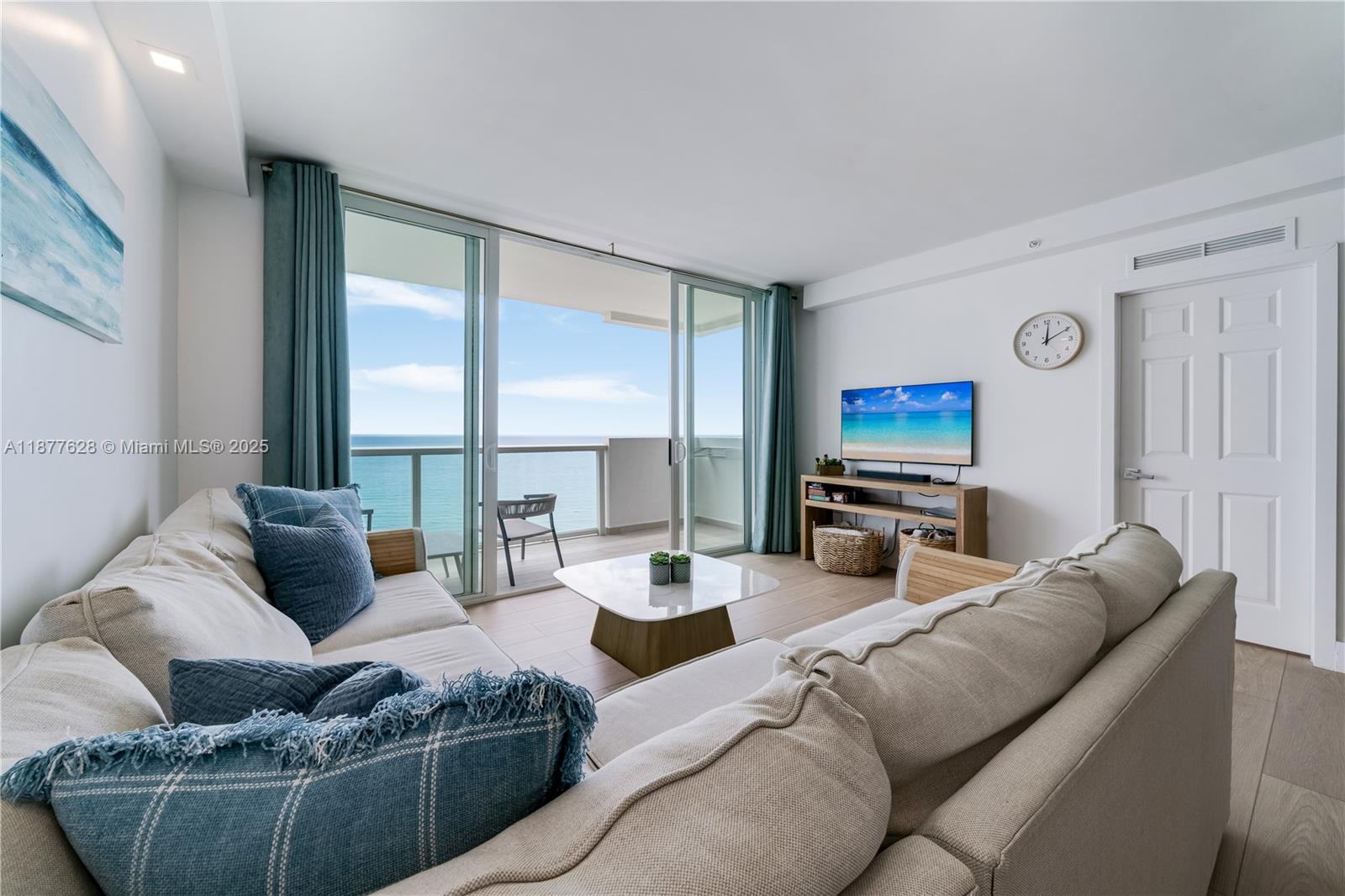 5601 Collins Ave 1011