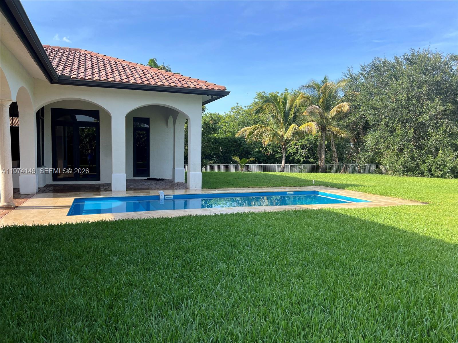 FLAMINGO ROAD ESTATES - Residential Lease