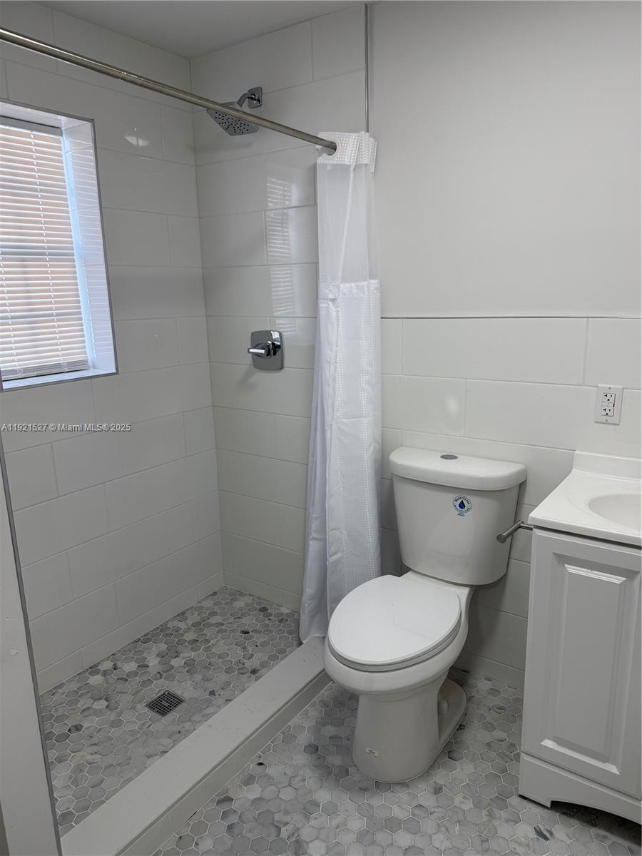 ALTOS DEL MAR NO 3 - Residential Lease