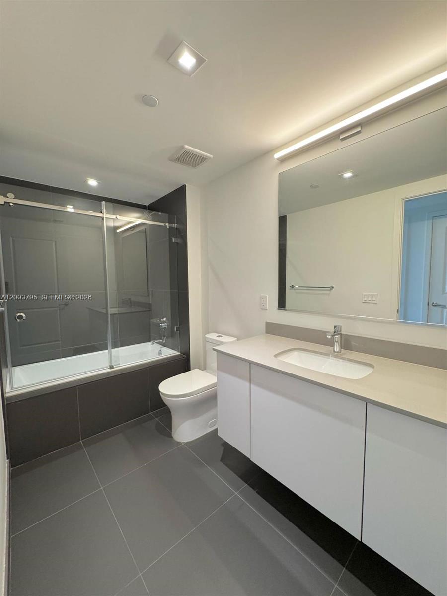 CANVAS CONDO - Residential Lease