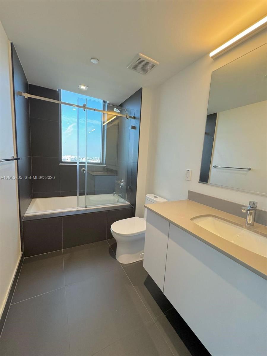 CANVAS CONDO - Residential Lease