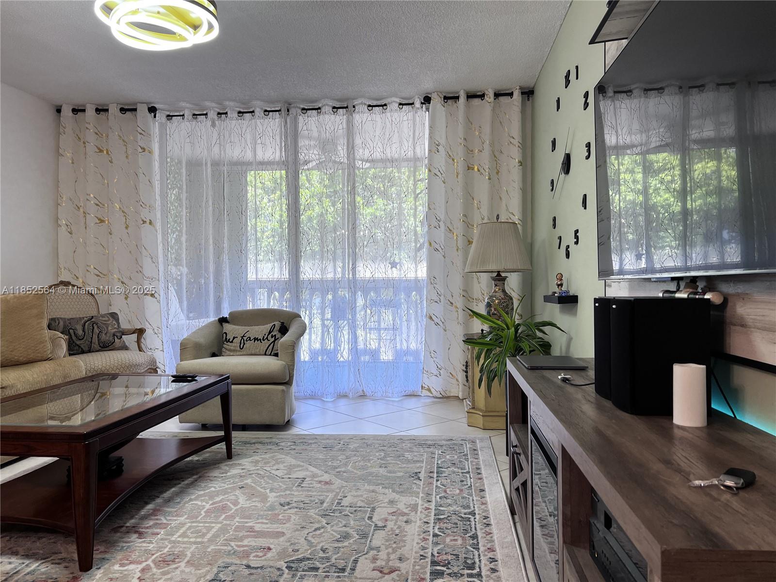 Charming 1-Bedroom Apartment in Hallandale Beach -Walk to the Ocean!
Welcome to your beachside unit! This beautifully furnished 1-bedroom, 1-bathroom apartment is just a 10-minute walk to the sparkling shores of Hallandale Beach. Perfectly located near a shopping plaza and within walking distance to restaurants, cafes, and stores.
This apartment is super clean and cozy with everything you need. It has a big king-size bed and a walk-in closet with plenty of space for your clothes. The kitchen comes fully stocked with all the dishes and utensils. Plus, there’s a nice balcony where you can chill and relax. It’s a great place to call home!
Don't miss your chance to live just steps from the beach in one of South Florida’s most desirable locations!