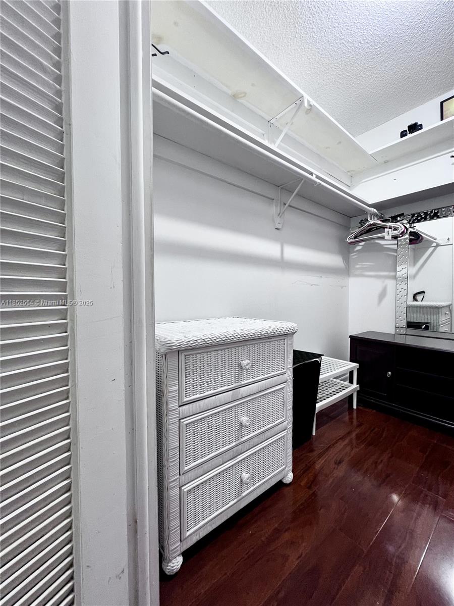 MEADOWBROOK TOWERS CONDO - Residential Lease