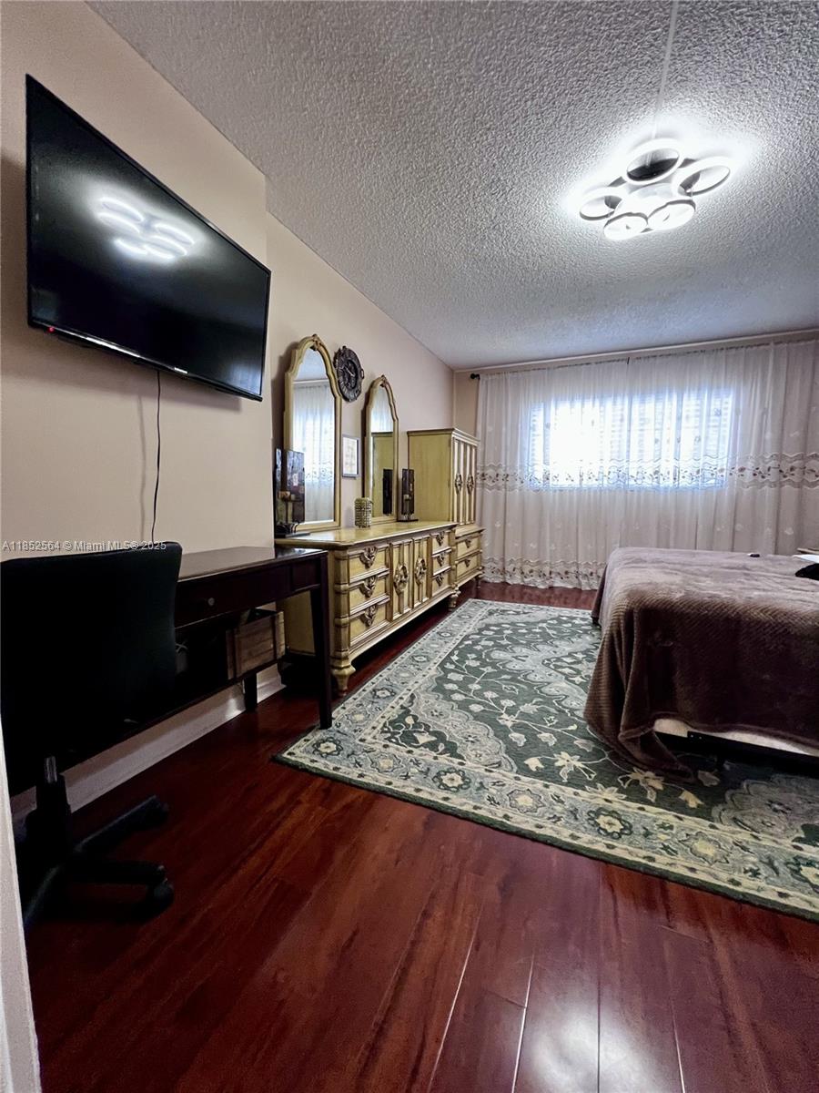 MEADOWBROOK TOWERS CONDO - Residential Lease