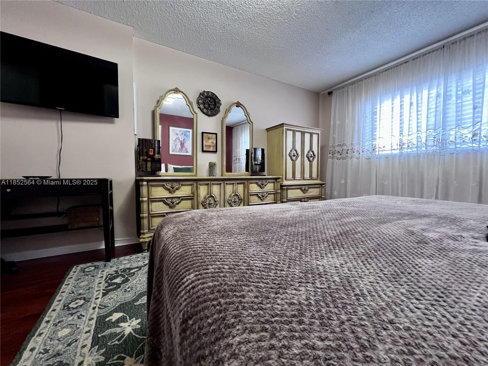 MEADOWBROOK TOWERS CONDO - Residential Lease