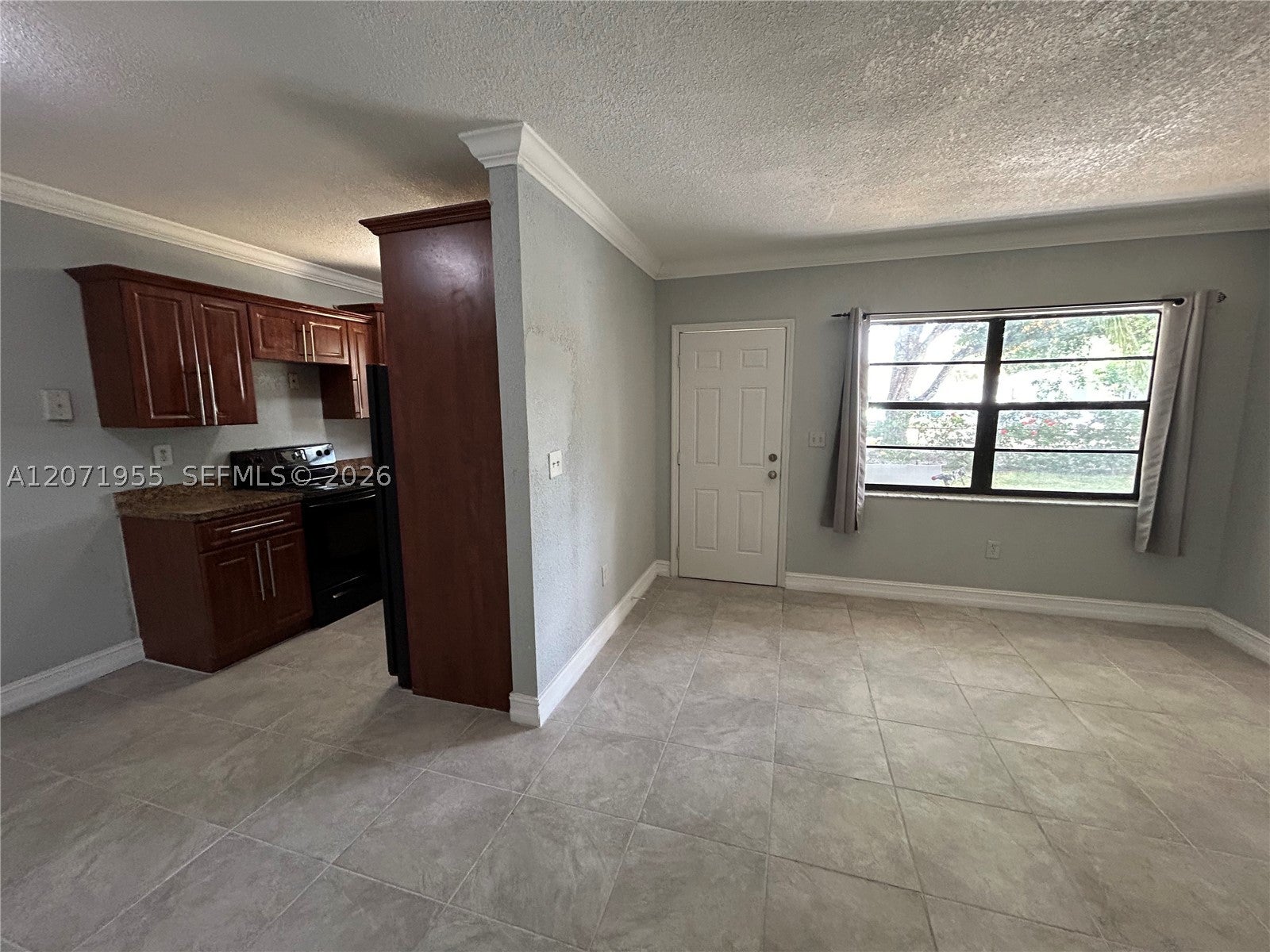 1925 Madison St 5