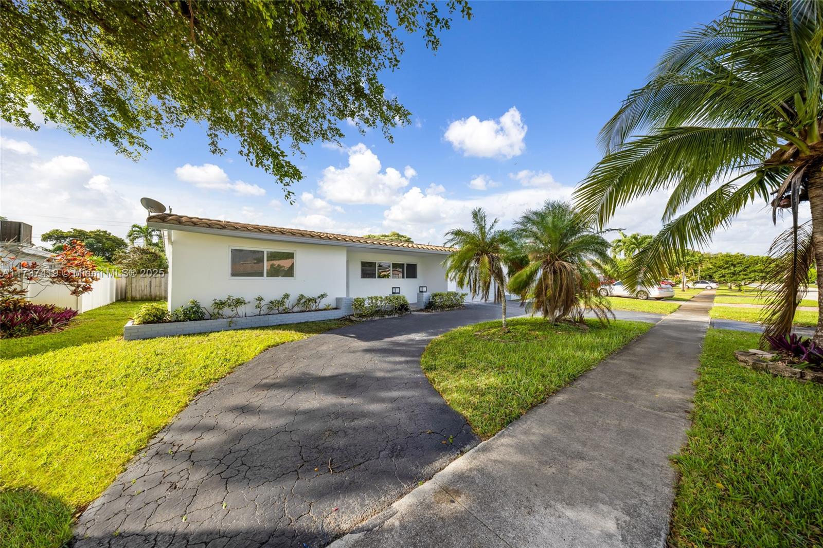 4500 Monroe St, Hollywood, Broward County, Florida - 4 Bedrooms  
3 Bathrooms - 