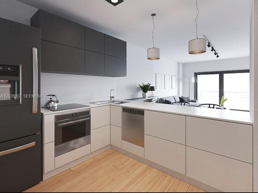 THE PRESIDENTIAL CONDO - Residential