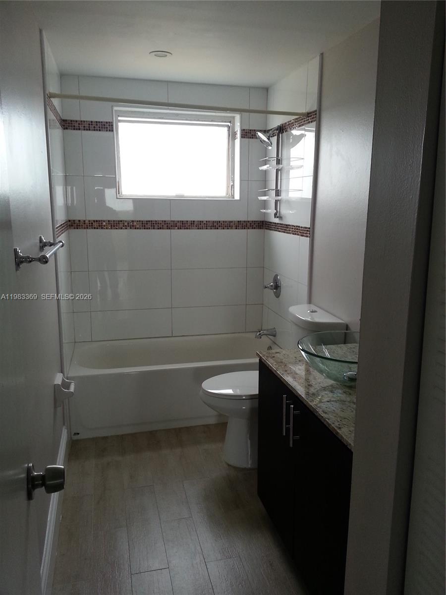 THE BEACH CLUB FONTAINEBL - Residential