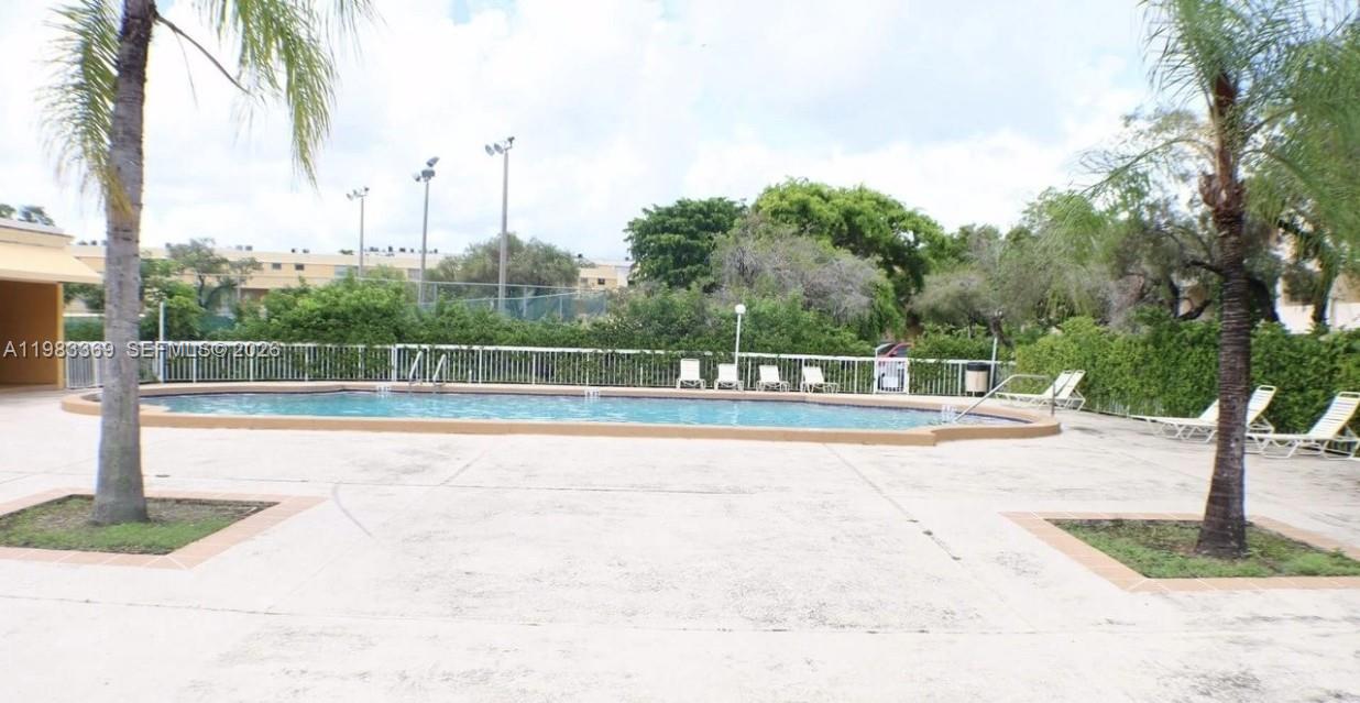 THE BEACH CLUB FONTAINEBL - Residential