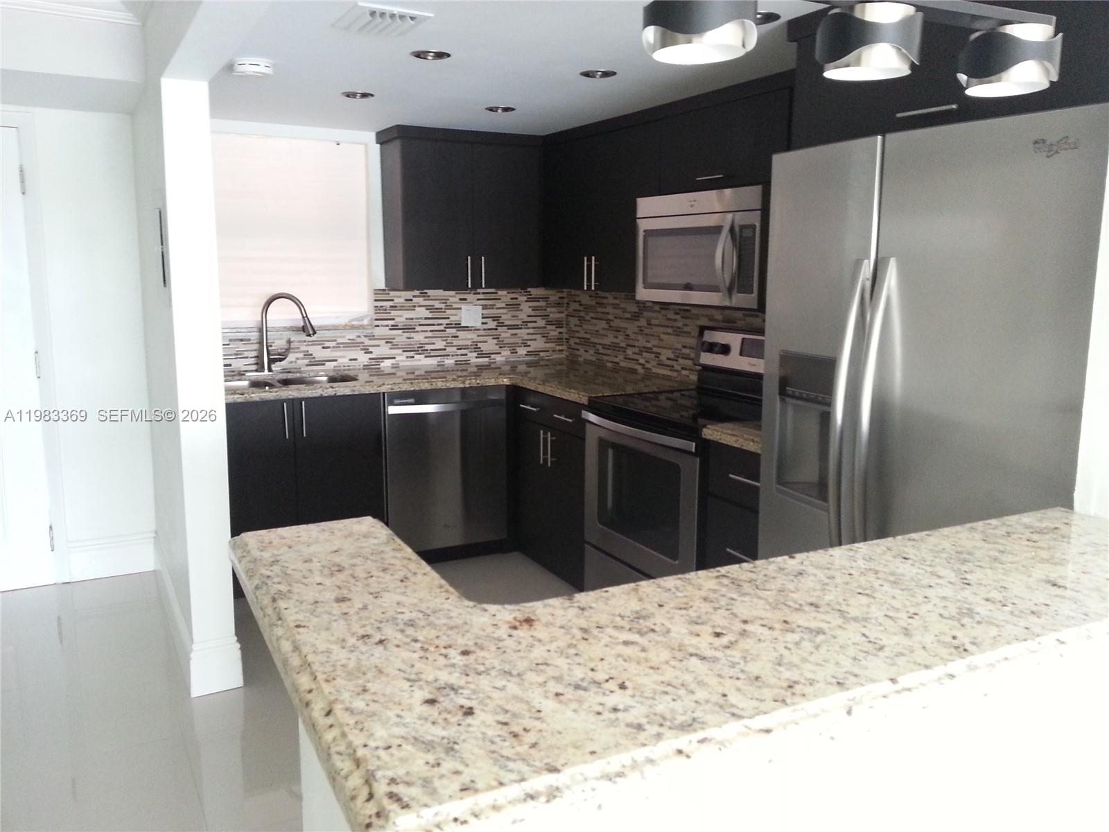 THE BEACH CLUB FONTAINEBL - Residential