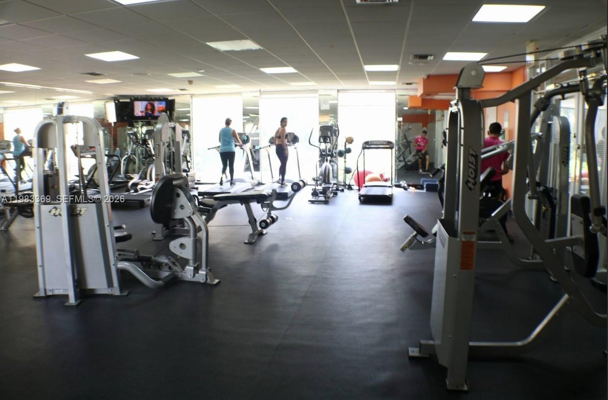 THE BEACH CLUB FONTAINEBL - Residential