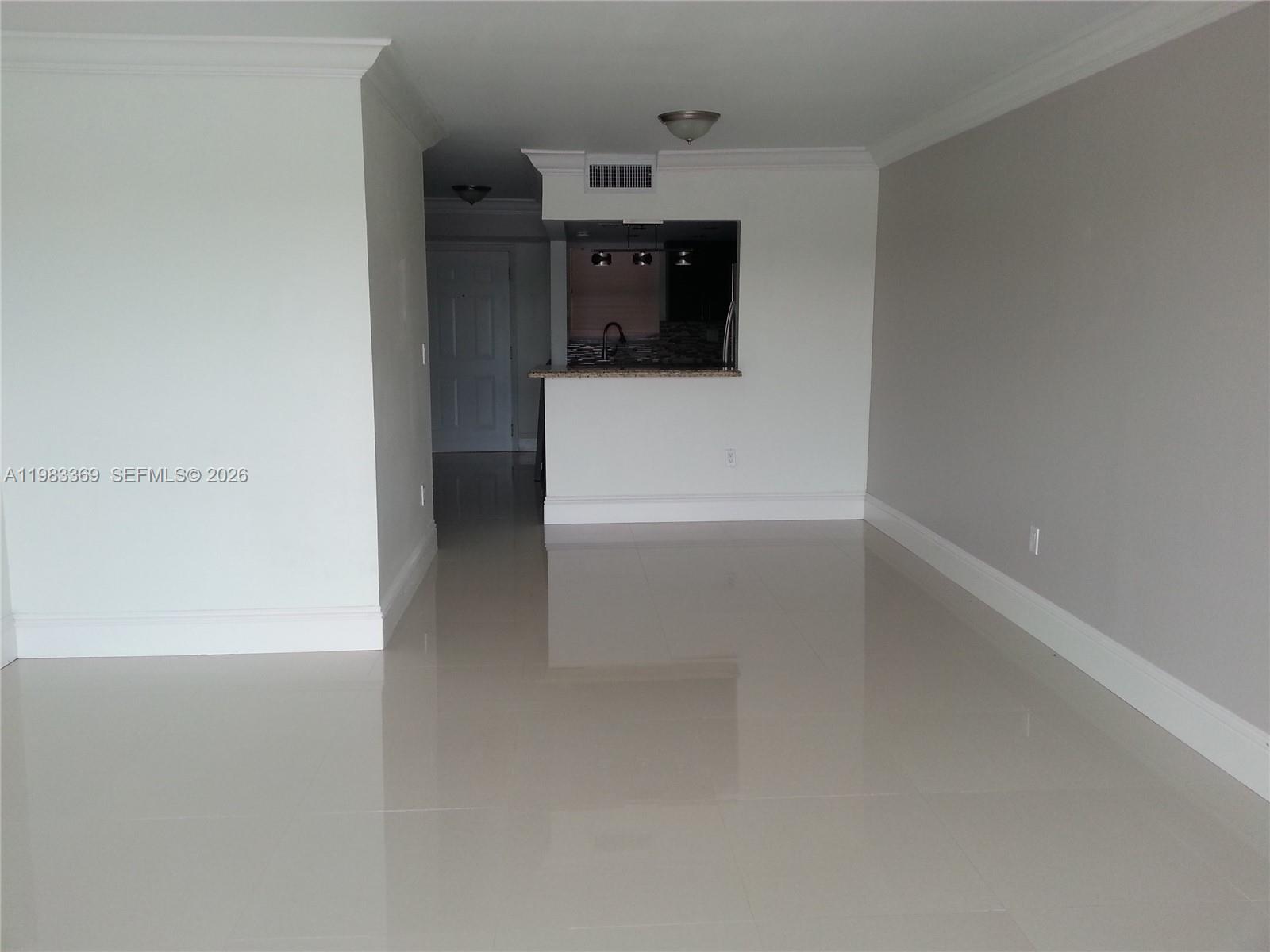 THE BEACH CLUB FONTAINEBL - Residential