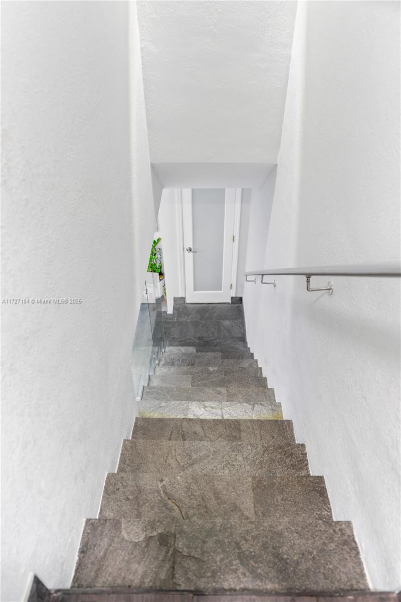 LAGO VERDE VILLAS CONDO - Residential Lease