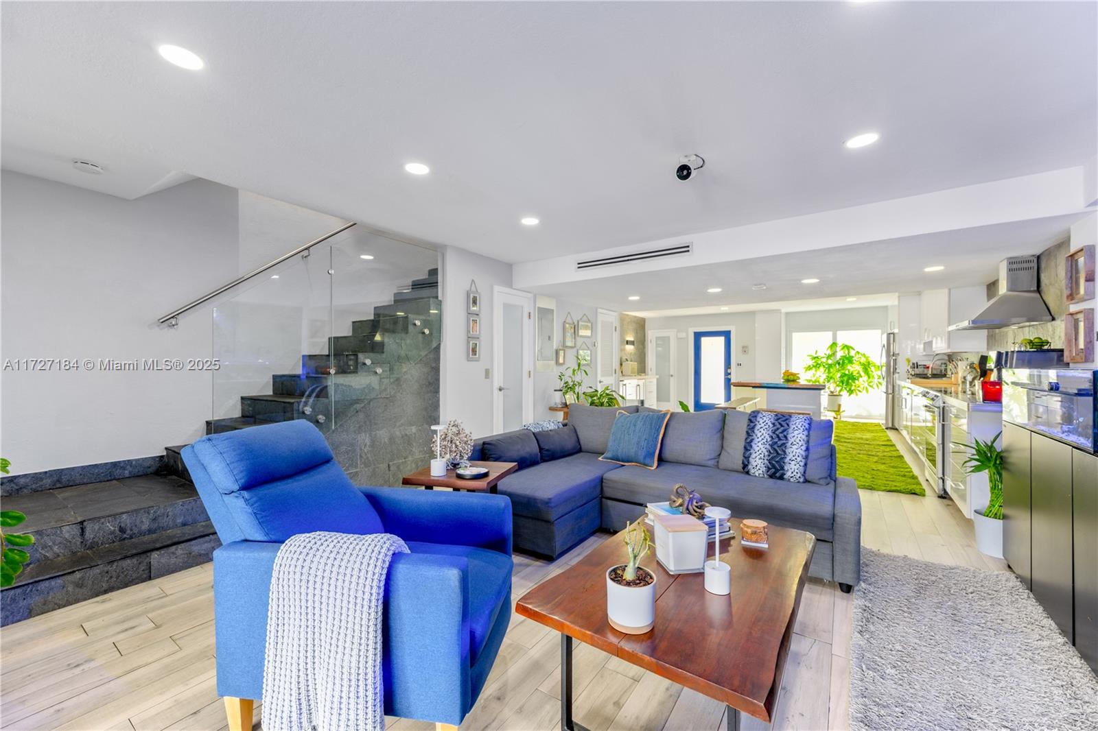 LAGO VERDE VILLAS CONDO - Residential Lease